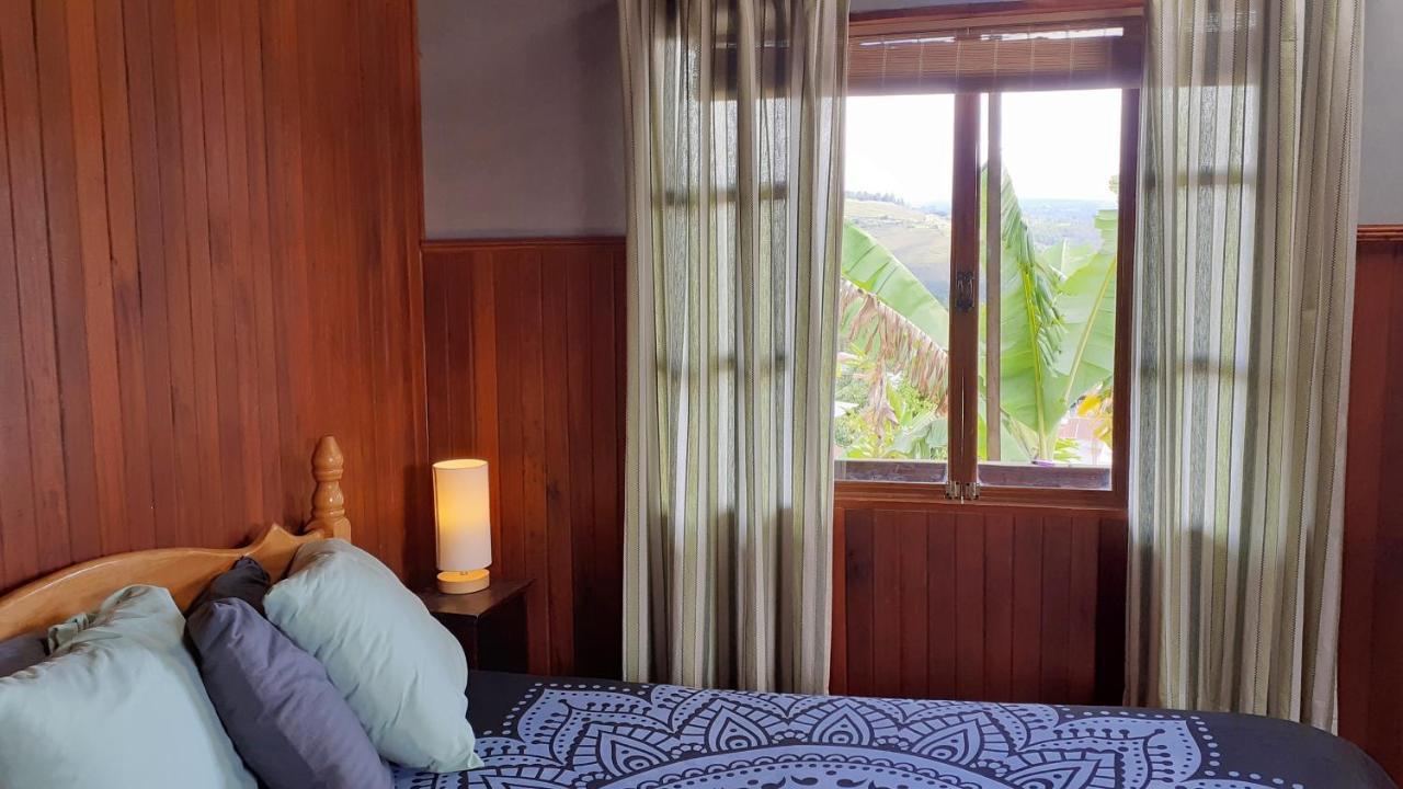 Montana Linda Guest House Orosí מראה חיצוני תמונה