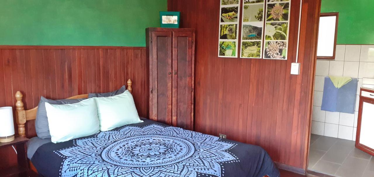 Montana Linda Guest House Orosí מראה חיצוני תמונה
