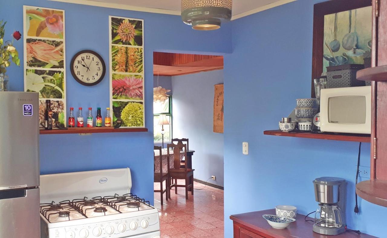 Montana Linda Guest House Orosí מראה חיצוני תמונה