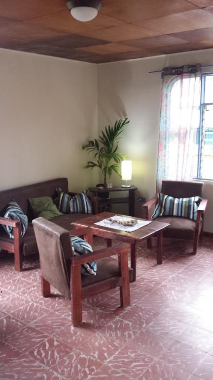Montana Linda Guest House Orosí מראה חיצוני תמונה